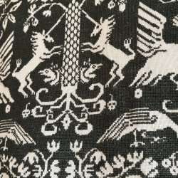 Beiderwand Vgtppe broderet Grn - 90 x 75 CM