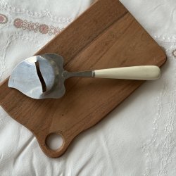 Osteskre Engelsk Motiv i Porceln