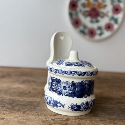 Saltkar Fajance med Bl Blomster motiver