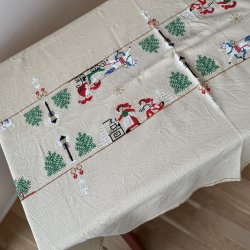 Broderet Jule Dug - 172x112 CM