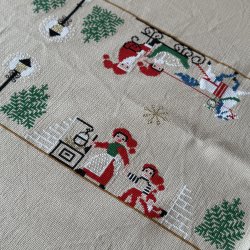 Broderet Jule Dug - 172x112 CM