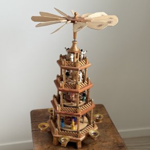 Jule Pyramide - 4 Etager 