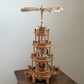 Jule Pyramide - 4 Etager 