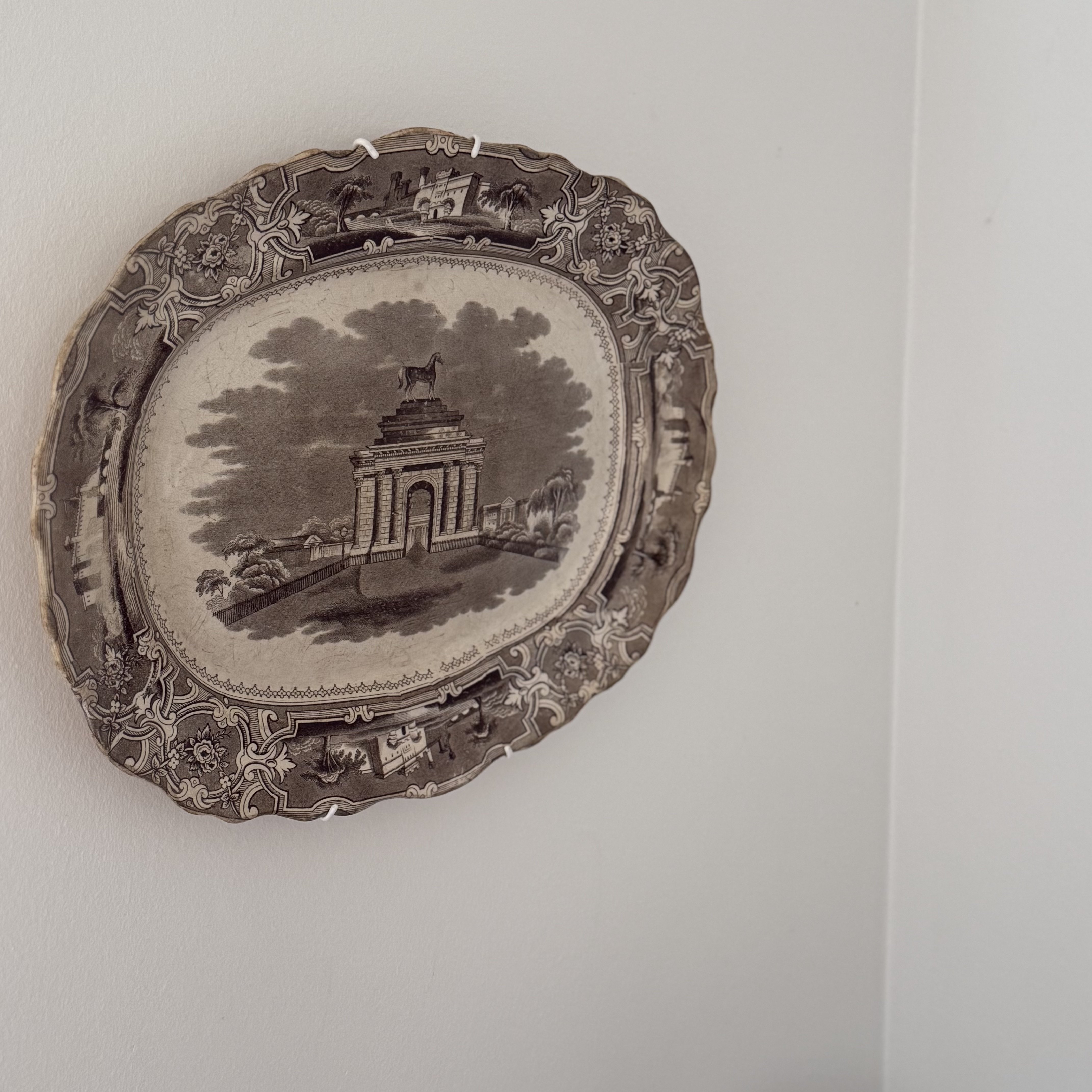 Marble Arch - 41 CM