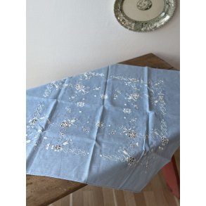 Broderet Dug - 80x84 CM