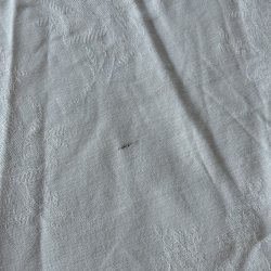 Rund Broderet Dug - 140