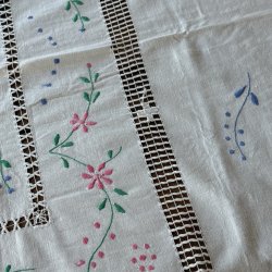 Broderet Dug - 130x170CM