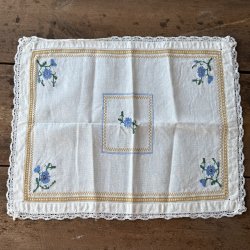 Broderet Flacon - 46x38 CM